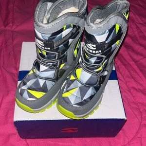 Hobi Bear Geometric Gray and Lime Boots